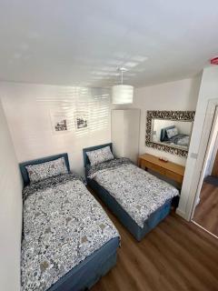 luxury Detached House Sheffield City Centre Sleeps 4 - Sheffield - 4