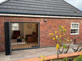 luxury Detached House Sheffield City Centre Sleeps 4 - Sheffield - 1