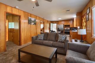 17C The Redwoods Cabin - North Wawona - 9