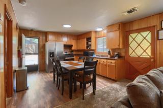 17C The Redwoods Cabin - North Wawona - 6