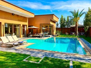 Villa avec piscine et jardin - 2