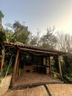 Chácara da Aráucária - sítio privativo com piscina, churrasqueira e área verde - Presidente Lucena - 6
