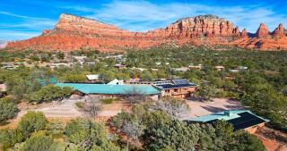 Grand Estate with Pool, Tennis, Pickleball Court, 24 Guests - Sedona - 9
