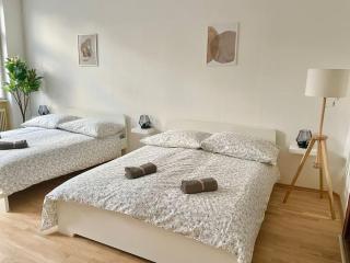 110 m2 Sunny & Central Long Term Apartment - Free Parking - 7