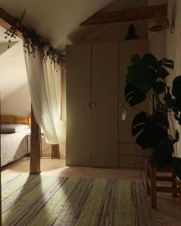 Hygge Home - Bright Cottage-Style Apartment with Terrace & Free Weekend parking - 2