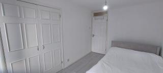 London Travellers Room - Romford, Hornchurch, Gidea Park to Heathrow via Elizabeth line - Harold Wood - 4