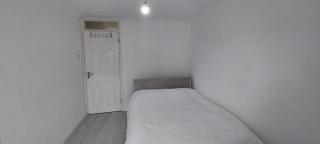 London Travellers Room - Romford, Hornchurch, Gidea Park to Heathrow via Elizabeth line - Harold Wood - 6