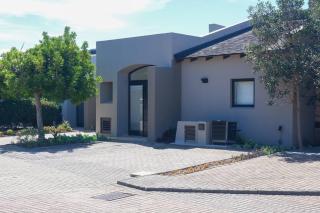 Lakeside Apartment in Oubaai Golf Estate - George - 5
