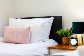 Chichester retreat house with free parking - 7