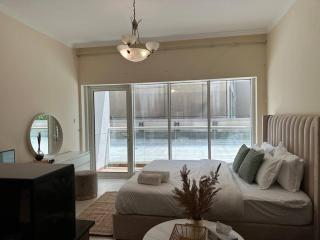 Luxury Studio Near Burj Khalifa - Dubai - 5