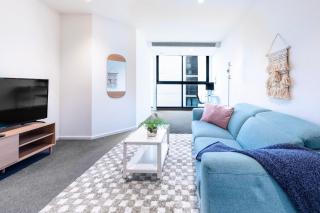 Relax & Recharge 1-Bedroom Apartment with Pool and Gym - 3