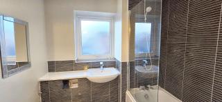 Newly Refurbished 4Bedroom Townhouse by the Etihad - Manchester - 3