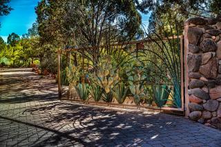Grand Estate with Pool, Tennis, Pickleball Court, 24 Guests - Sedona - 4