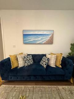 Luxury Spacious 2 bd apt pool gym Americana - Glendale - 5
