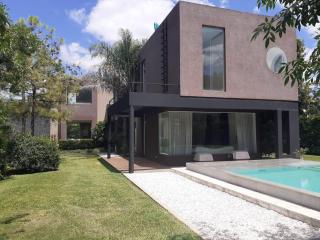 PILAR BARRIO PRIVADO con AMENITIES CASA 6 AMB CON PISCINA - Manuel Alberti - 0