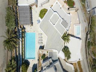Unique Cycladic villa with pool - Psarou - 0