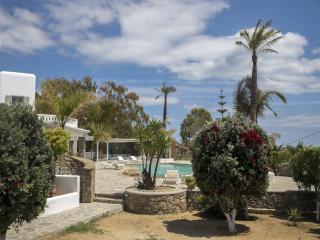 Serene villa with terrace and views - Plintri - 1