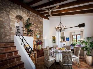 Traditional villa with private pool - 7