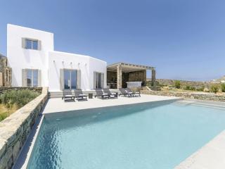 Pristine villa with swimming pool - Kalafatis - 4