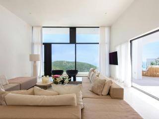 Modern villa in Santa Eulalia - Cala Llonga - 4