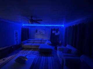 Comfy Cottage Near the Beach - 6