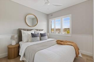 Balmoral Sands - Landing in Paradise - Sídney - 1