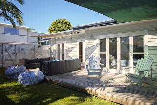 Oneroa Village, in Waiheke Centre - Be My Guest - - 0
