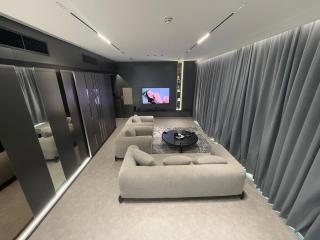 Luxury 2-Bed Flat, Prime Location, Burj View & World Highest Running Track - Dubai - 9