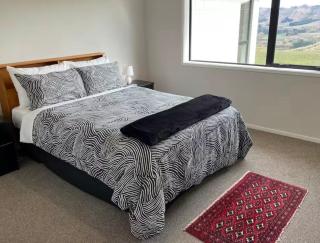 Share our rural Havelock North home - With stunning views - Havelock North - 5