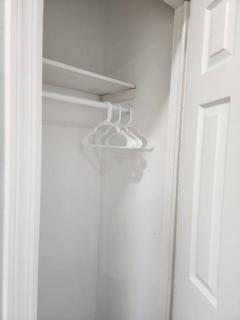 Two-Bedroom Home 25 min to NYC free parking-UNIT-2 - 7