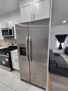 Two-Bedroom Home 25 min to NYC free parking-UNIT-2 - Teaneck - 1