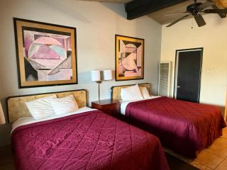Cinderella Motel - Hollister - 4