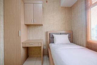 Comfortable and Lovely 2BR Apartment at Springlake Summarecon By Travelio - Bekasi - 7