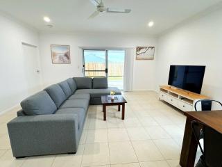 Brand New Fantastic Luxury 5 bedroom Home - 3