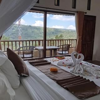 Kraras Munduk Guest House & DonBiyu Rendezvous Restaurant - Munduk - 4