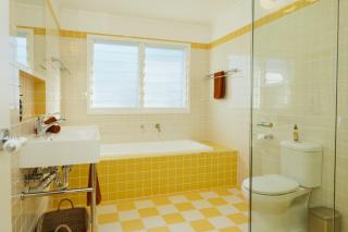 BAY PROPERTIES . The Sailors Upper Deck - Yamba - 3