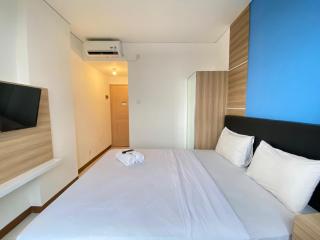 Cozy Studio No Kitchen The Lodge Paskal Apartment near 23 Paskal By Travelio - Bandung - 9