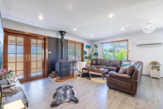 4 Gilchrist Rd - pet friendly, air con, Wi-Fi - Salamander Bay - 9