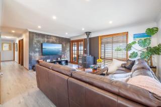 4 Gilchrist Rd - pet friendly, air con, Wi-Fi - Salamander Bay - 7