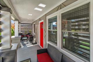 Charlotte Retreat: Luxury 4BR Heaven - Charlotte - 3