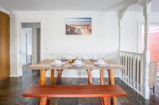 Spacious Pet Friendly Ping Pong Table - Ocean Grove - 6
