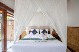 Made Taro - Menjangan Homestay - Banyuwedang - 4