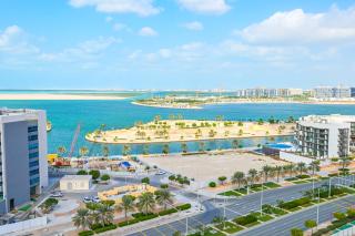 Rooftop Pool - Designer's Choice - Full Canal View - Abu Dhabi - 6