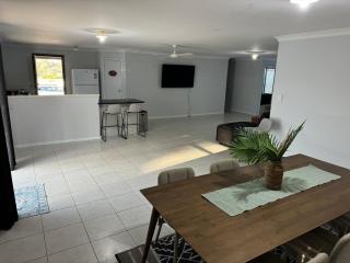 The Riverbank Suite on Evans, Star-link & 4 bed, Motel Style rooms - Collie - 3