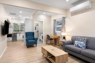 Classic Coastal Charm - Budgewoi - 5