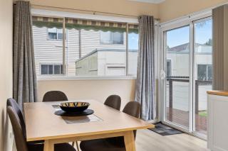 Classic Coastal Charm - Budgewoi - 0
