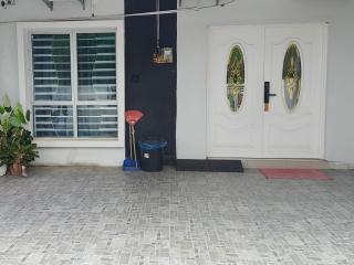 Dinda's KLIA Homestay - Sepang - 4