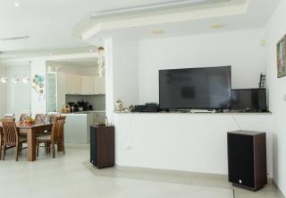 Balchik Sea View Escape 5BR Luxury with Hot Tub & Free Parking - 3