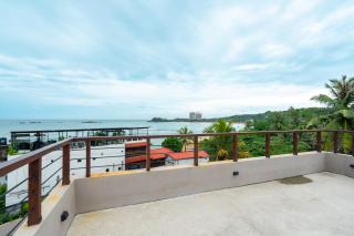 Lavendish Beach Resort - 4