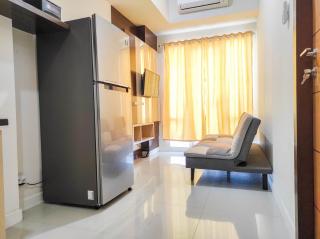 Luxurious 1BR at Vida View Makassar Apartment By Travelio - Pampang - 8
